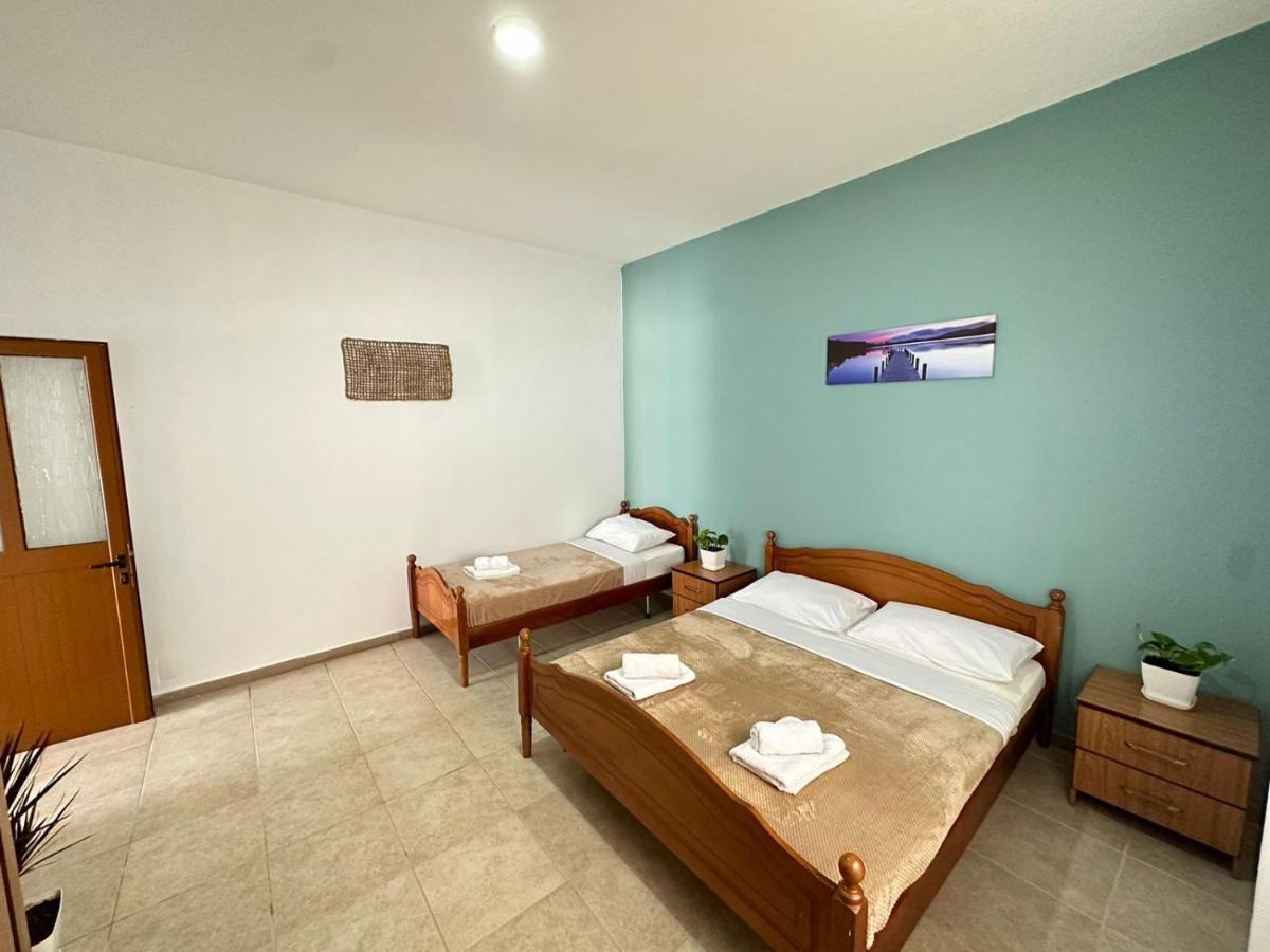 Apartament With Private Parking *
