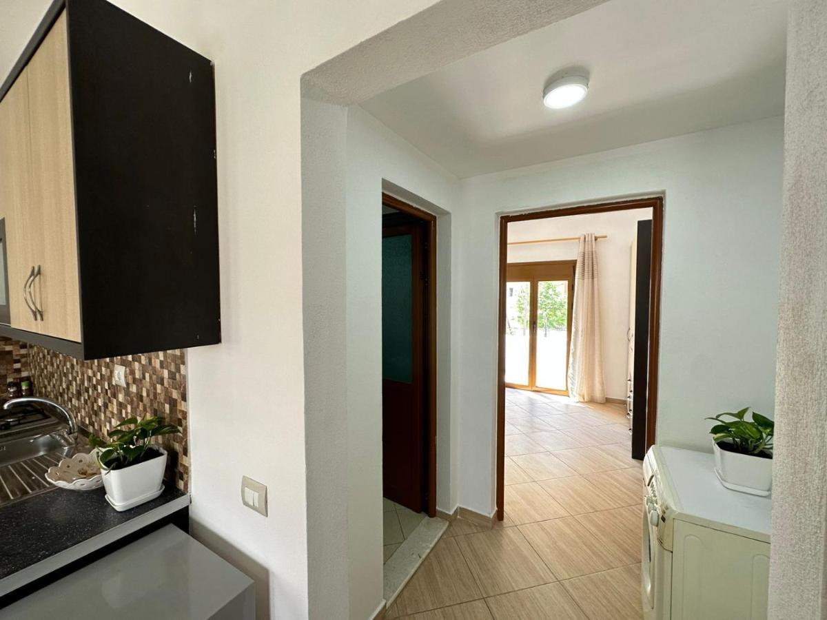 With Private Parking Apartament Wlora