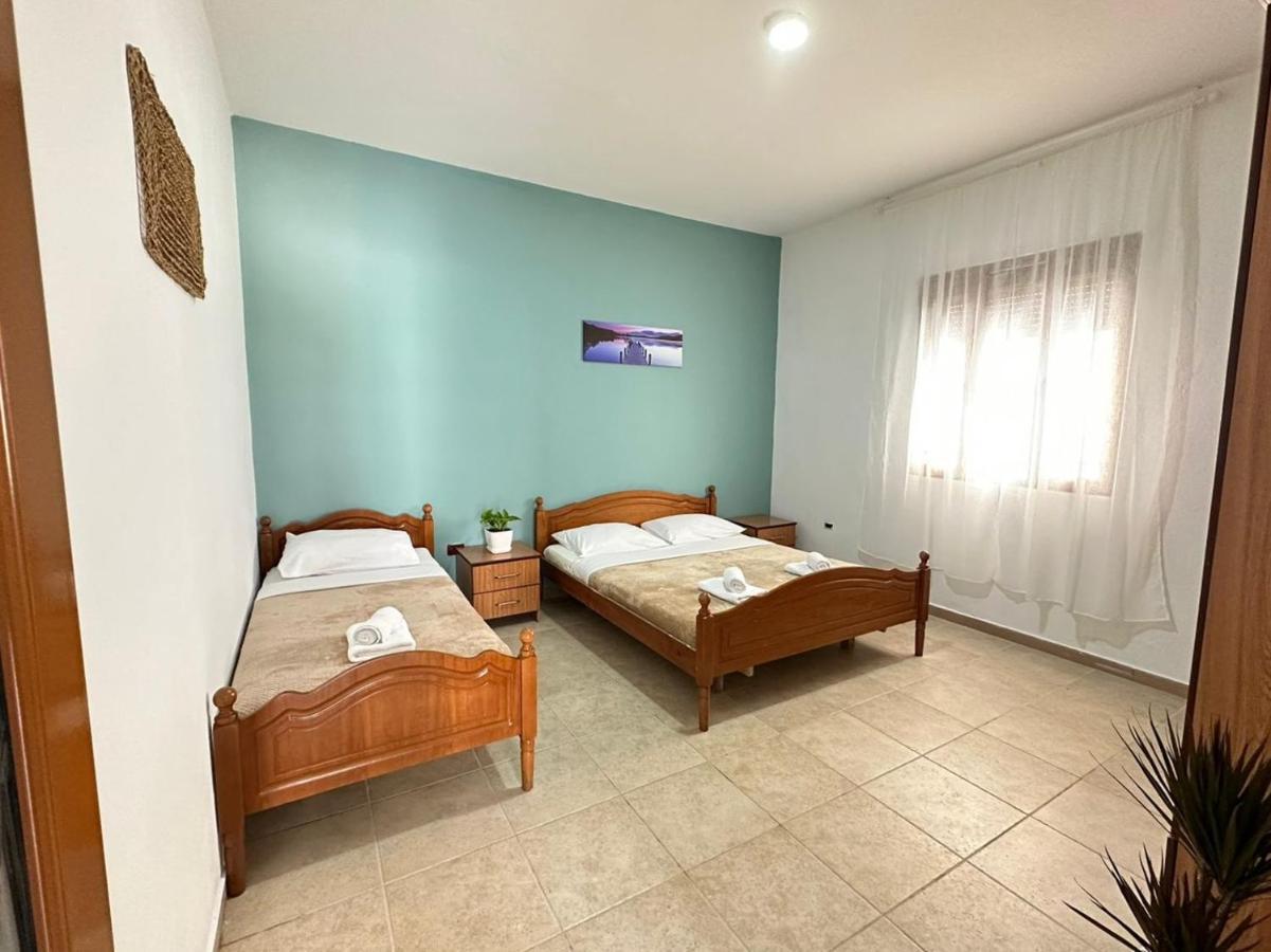 With Private Parking Apartament Wlora