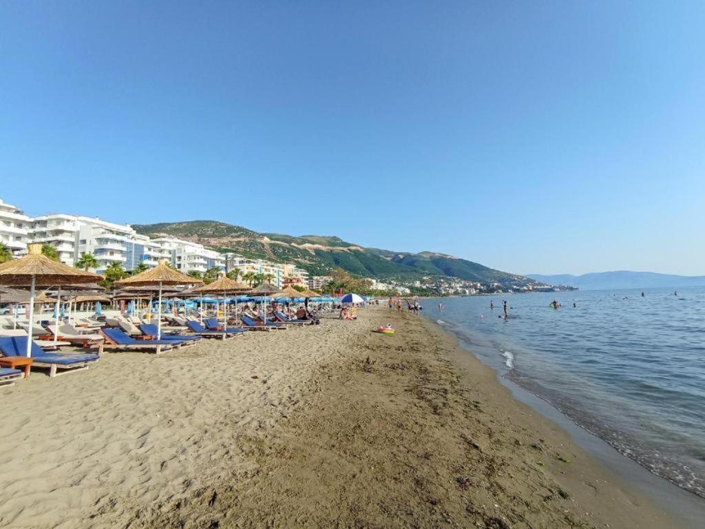 Apartament With Private Parking Wlora